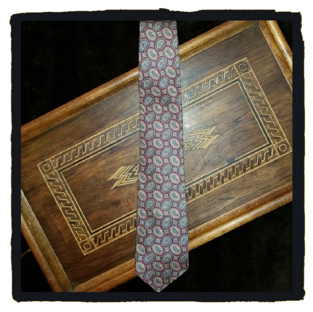 Brittany Bay tie.